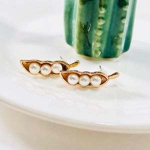 Pea pod stud earrings pearl gold climber